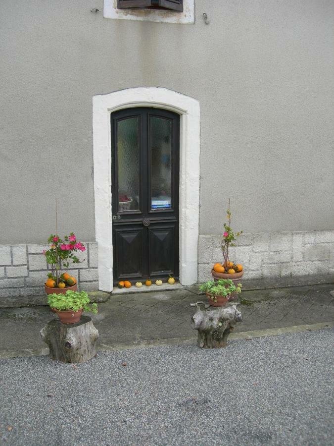 Bed and Breakfast Sous la Glycine à Miélan Extérieur photo